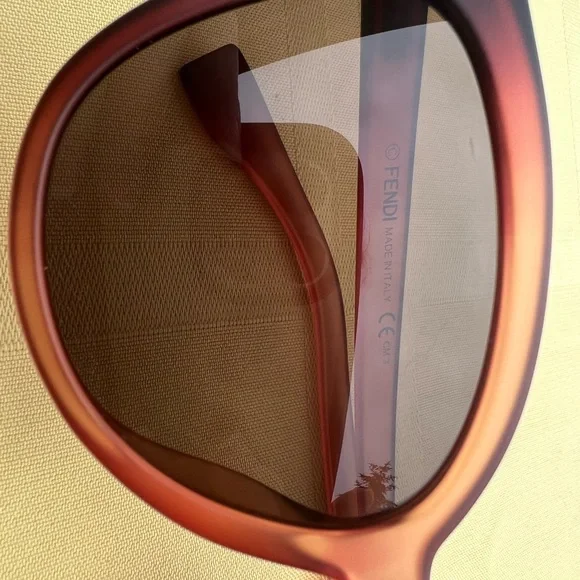 SOLD❌❌❌Fendi Optyl Cat Eye Sunglasses SOLD ❌❌❌ - Picture 4 of 10